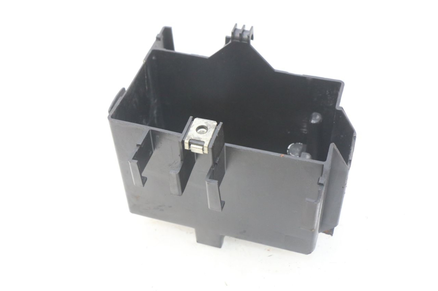 photo de BATTERY BOX PEUGEOT LUDIX BLASTER 50 (2006 - 2014) - Alternative perspective