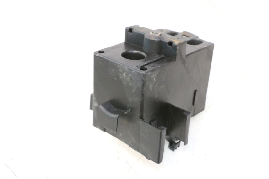 photo de BATTERY BOX PEUGEOT LUDIX PRO 2T 50 (2010 - 2017) - Alternative perspective