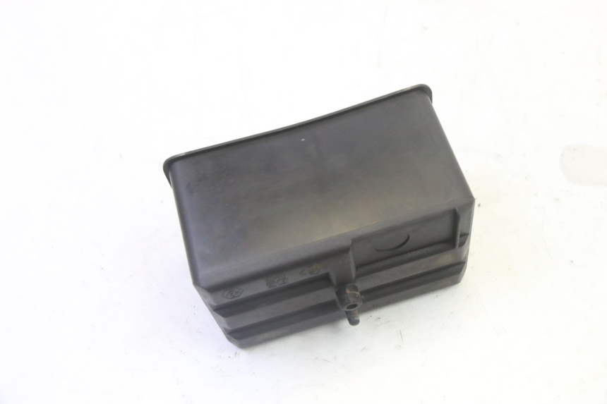 photo de BATTERY BOX PIAGGIO LXV 4T 50 (2009 - 2013) - Zoom on usage condition