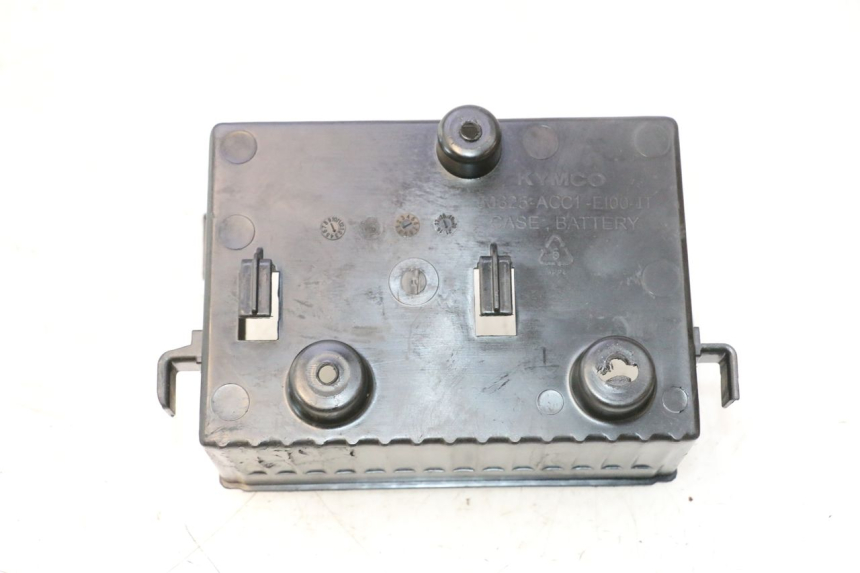 photo de BATTERY BOX KYMCO LIKE 4T 50 (2019 - 2025) - Alternative perspective