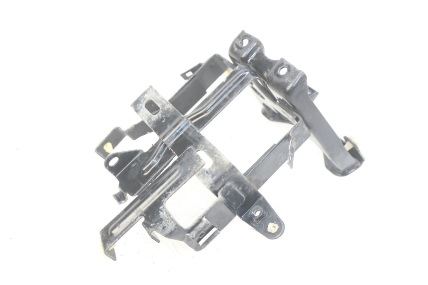 photo de BATTERY TRAY HONDA NHX LEAD 110 (2008 - 2010) - Zoom on usage condition
