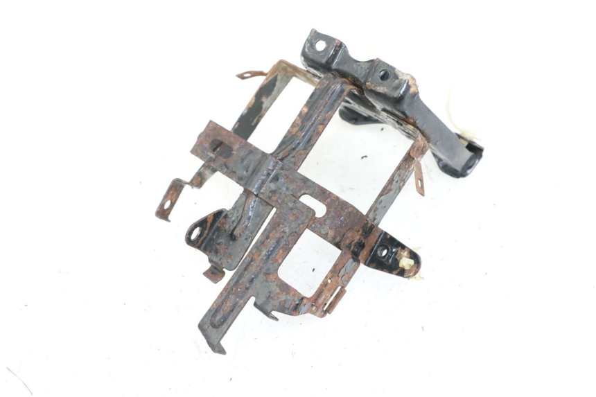 photo de BATTERY TRAY HONDA NHX LEAD 110 (2008 - 2010) - Zoom on usage condition