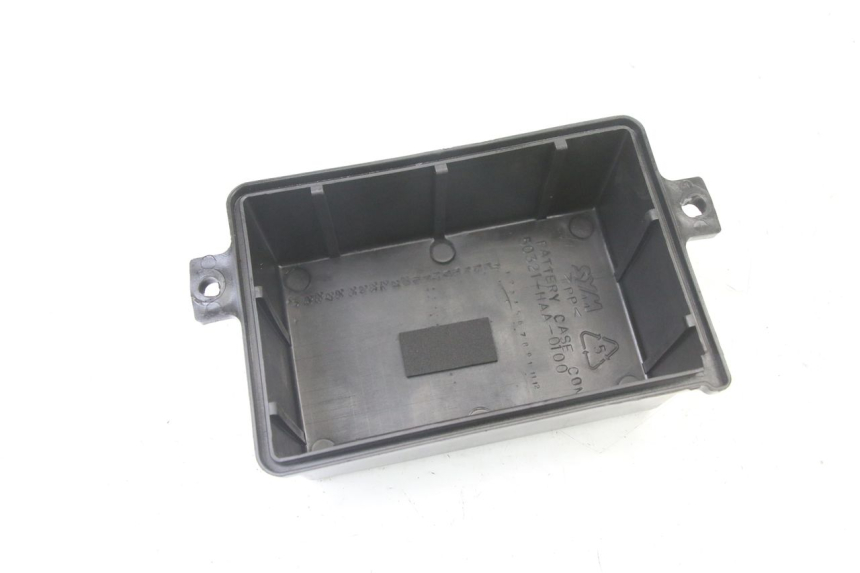 photo de BATTERY BOX SYM ORBIT III 3 4T 50 (2021 - 2025) - Zoom on usage condition