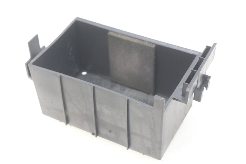 photo de BATTERY TRAY KYMCO PEOPLE 250 (2004 - 2008) - Zoom on usage condition