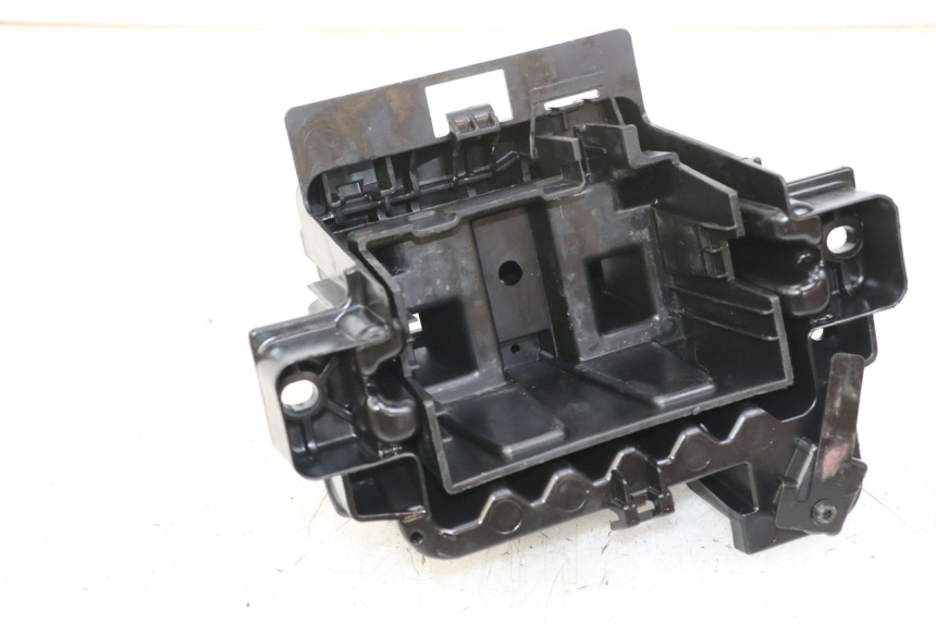 photo de BATTERY TRAY PEUGEOT CITYSTAR 2T 50 (2018 - 2021) - Technical close-up