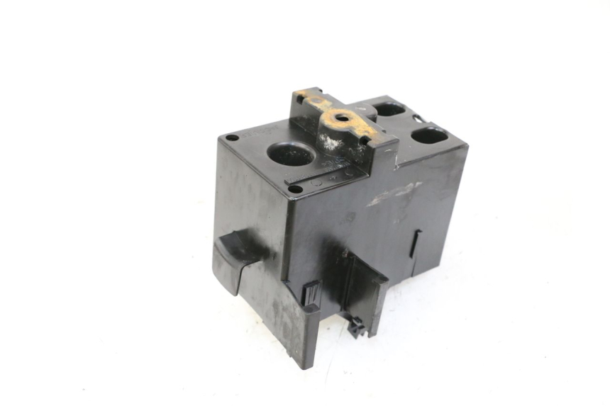 photo de BATTERY TRAY PEUGEOT LUDIX 50 (2008 - 2017) - Zoom on usage condition