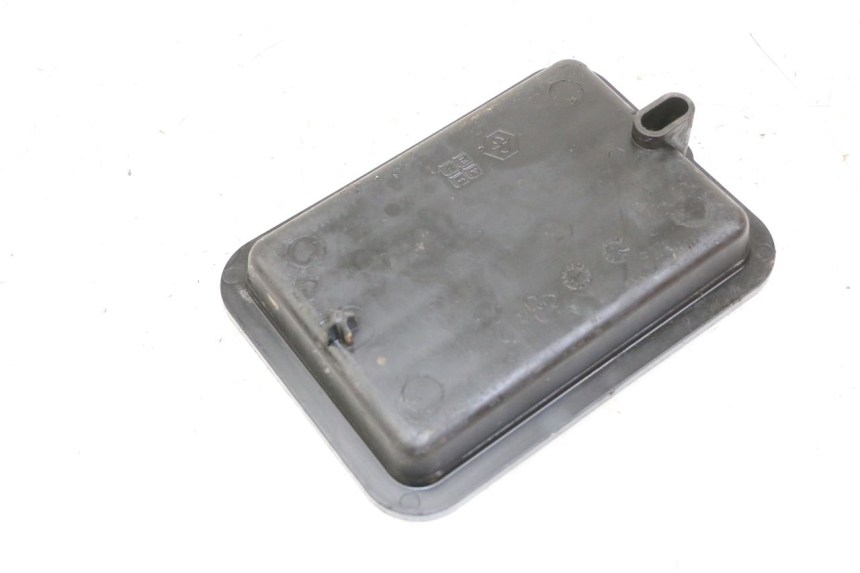 photo de BATTERY BOX PIAGGIO VESPA GRANTURISMO 200 (2004 - 2005) - Zoom on usage condition