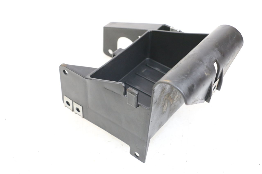 photo de BATTERY BOX APRILIA RS 50 (2006 - 2010) - Zoom on usage condition