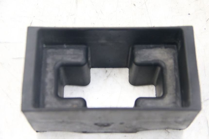 photo de BATTERY TRAY GILERA RUNNER SP 50 (2009 - 2017) - Alternative perspective