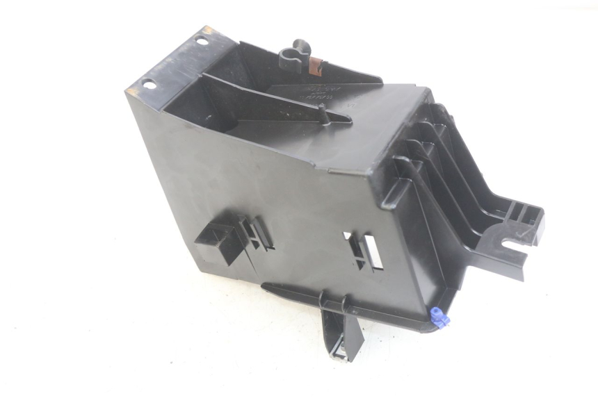 photo de BATTERY TRAY PEUGEOT SATELIS 125 (2006 - 2009) - Component detail