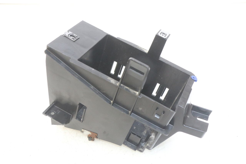 photo de BATTERY TRAY PEUGEOT SATELIS 125 (2006 - 2009) - Alternative perspective