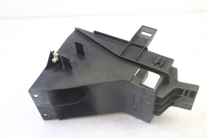 photo de BATTERY BOX PEUGEOT SATELIS 125 (2013 - 2018) - Technical close-up