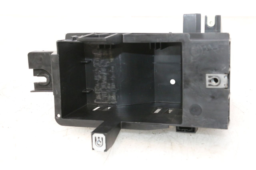 photo de BATTERY BOX PEUGEOT SATELIS 125 (2013 - 2018) - Zoom on usage condition