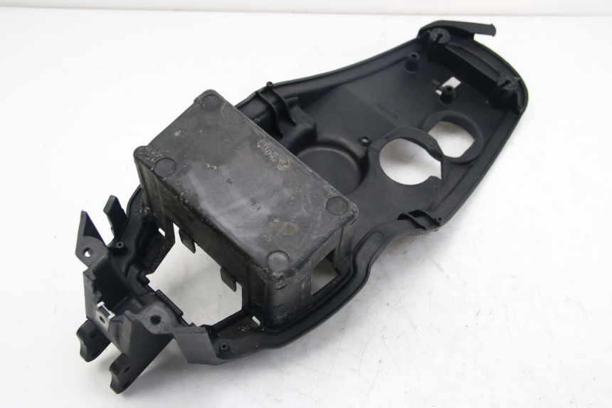 photo de BATTERY TRAY APRILIA SCARABEO 4T 50 (2009 - 2017) - Distinctive features