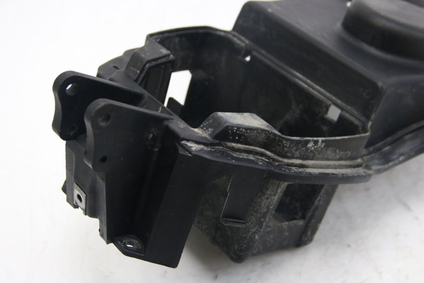 photo de BATTERY TRAY APRILIA SCARABEO 4T 50 (2009 - 2017) - Surface and material condition