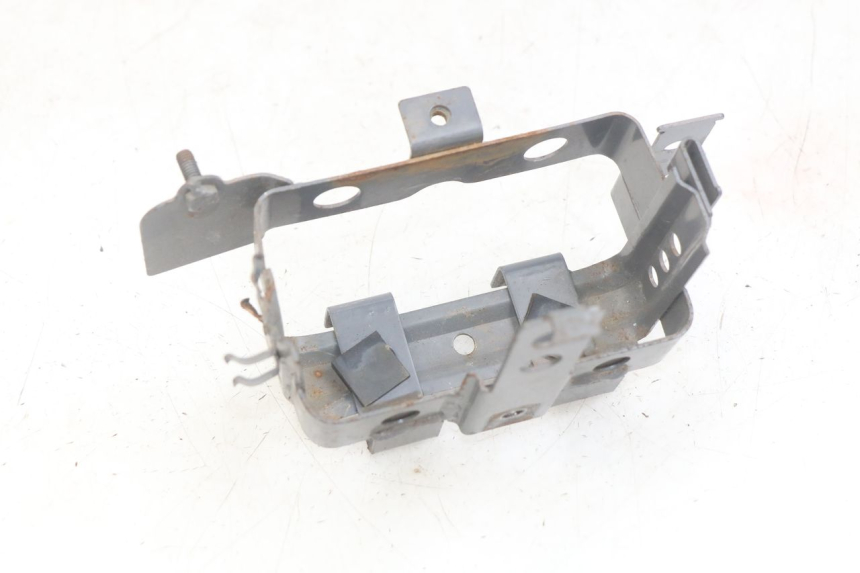photo de BATTERY TRAY HONDA SCV LEAD 100 (2003 - 2007) - Alternative perspective