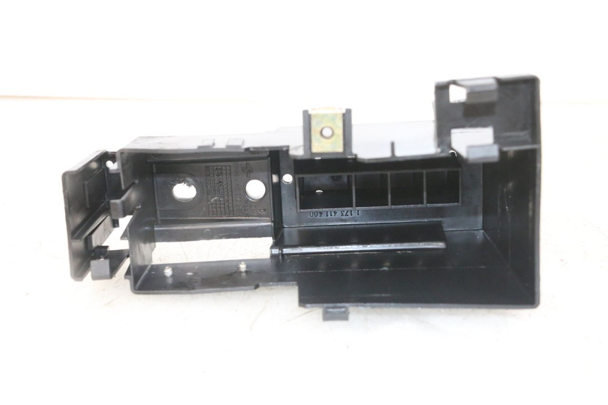 photo de BATTERY BOX PEUGEOT SPEEDFIGHT 2 LC 50 (2000 - 2009) - Alternative perspective