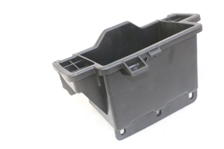 photo de BATTERY BOX PIAGGIO SUPER LX 125 (2000 - 2003) - Alternative perspective