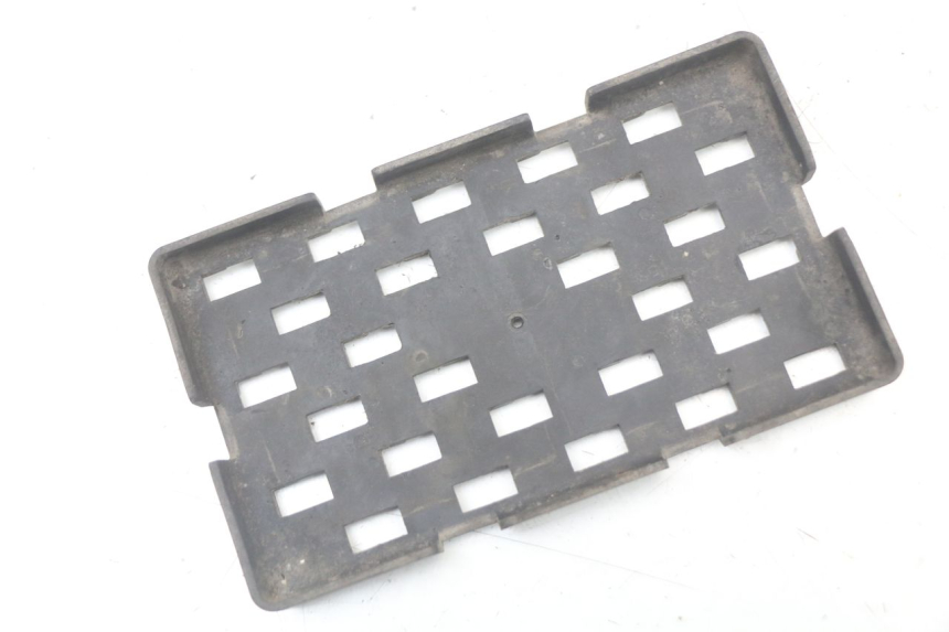 photo de BATTERY BOX SUZUKI GSR 750 (2011 - 2017) - Component detail