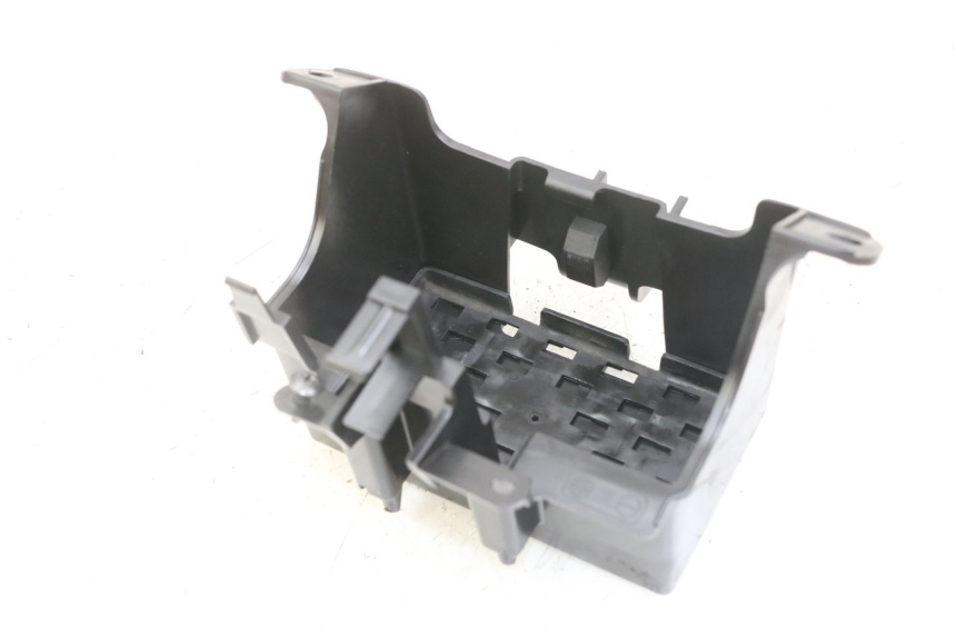 photo de BATTERY BOX SUZUKI GSX F GSXF 650 (2007 - 2015) - Alternative perspective