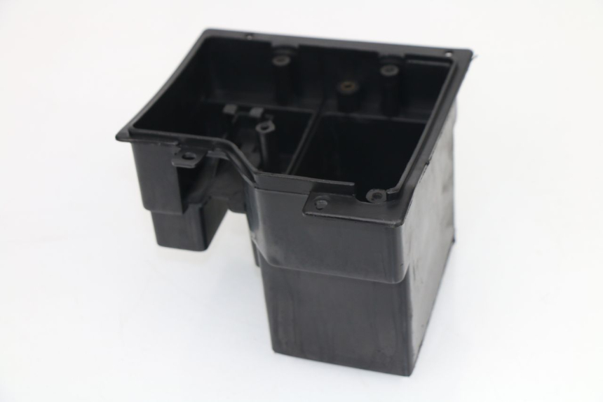 photo de BATTERY BOX BAOTIAN TRAVEL SPIRIT 50 (2010 - 2012) - Zoom on usage condition