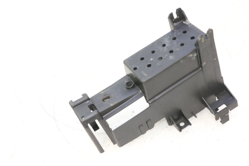 photo de BATTERY BOX PEUGEOT TREKKER 50 (1995 - 2004) - Component detail