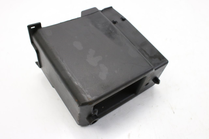 photo de BATTERY TRAY PIAGGIO VESPA GTS IGET ABS 125 (2017 - 2023) - Alternative perspective