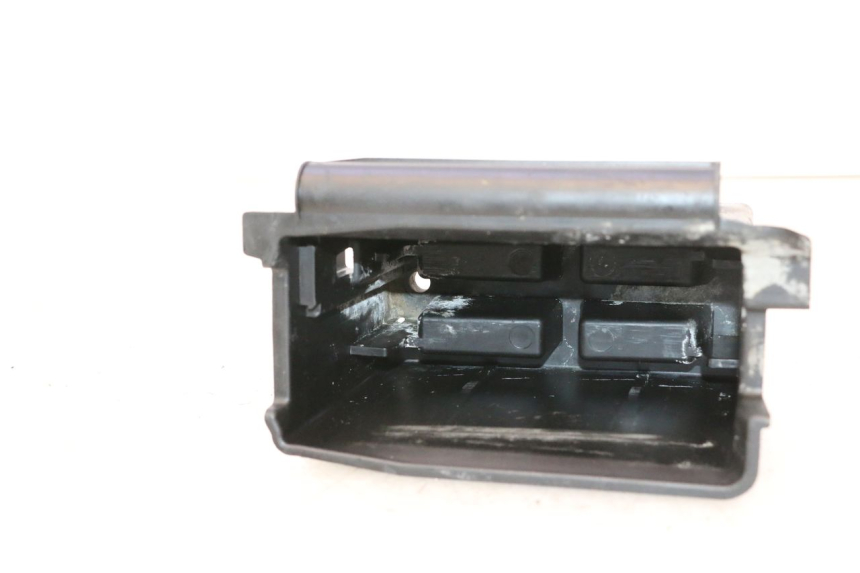 photo de BATTERY TRAY PIAGGIO VESPA PRIMAVERA 2T 50 (2013 - 2018) - Component detail