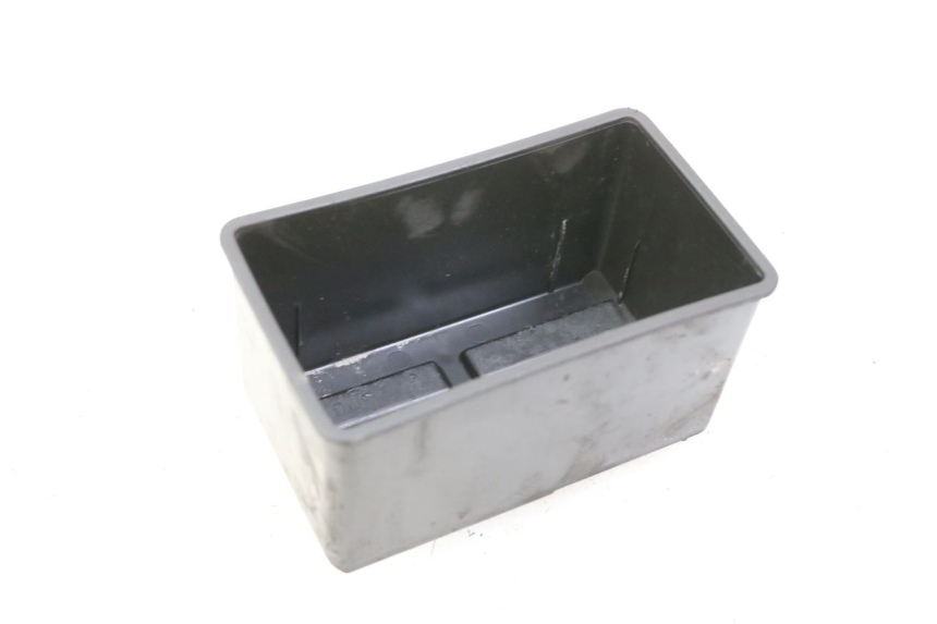 photo de BATTERY TRAY PIAGGIO VESPA S 2T 50 (2007 - 2014) - Alternative perspective