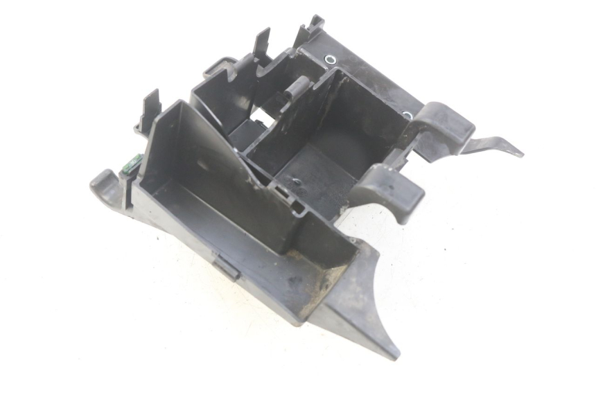 photo de BATTERY TRAY HONDA VT C SHADOW 125 (1999 - 2007) - Alternative perspective