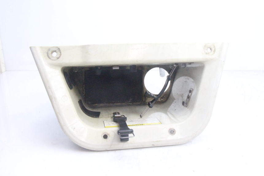 photo de BATTERY BOX YAMAHA WAVE RUNNER GP R 1200 (2000 - 2003) - Zoom on usage condition