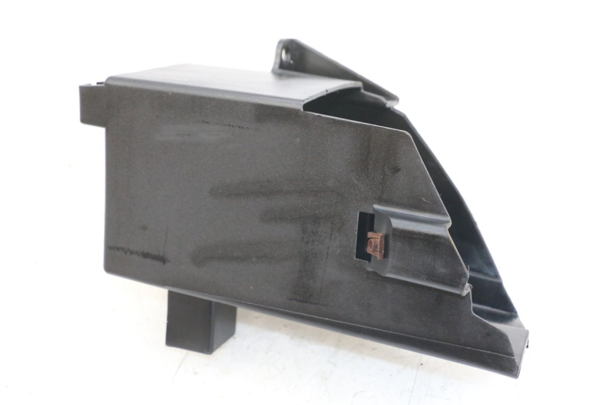 photo de BATTERY TRAY YAMAHA XMAX X-MAX 125 (2006 - 2009) - Zoom on usage condition