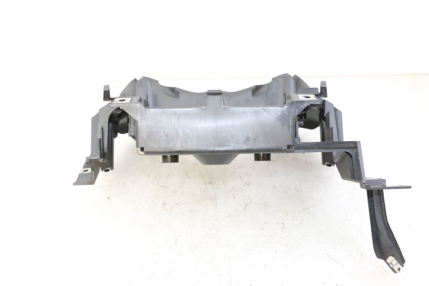 photo de BATTERY BOX YAMAHA XMAX X-MAX 125 (2021 - 2025) - Technical close-up