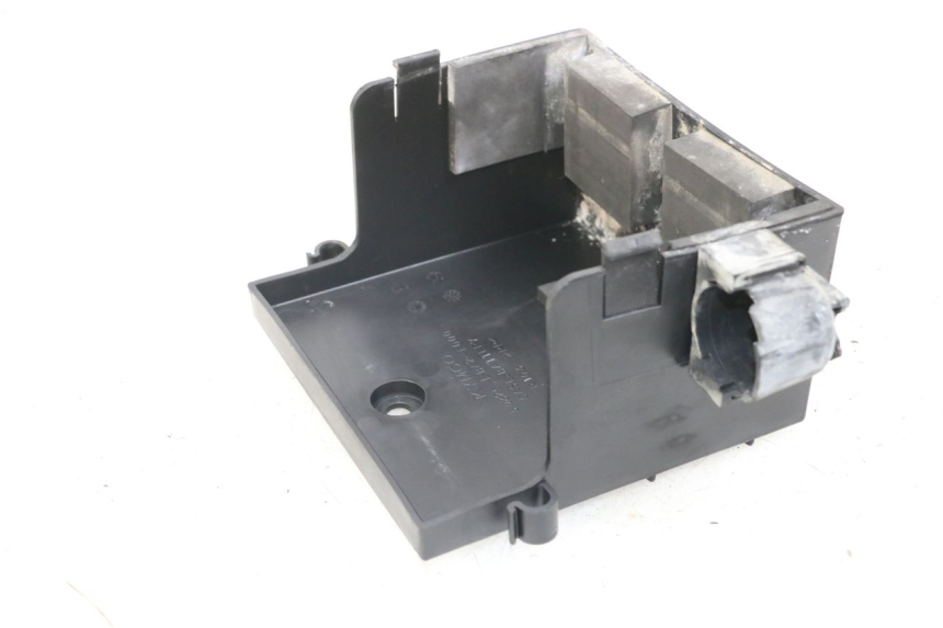 photo de BATTERY BOX KYMCO XCITING 250 (2006 - 2009) - Alternative perspective