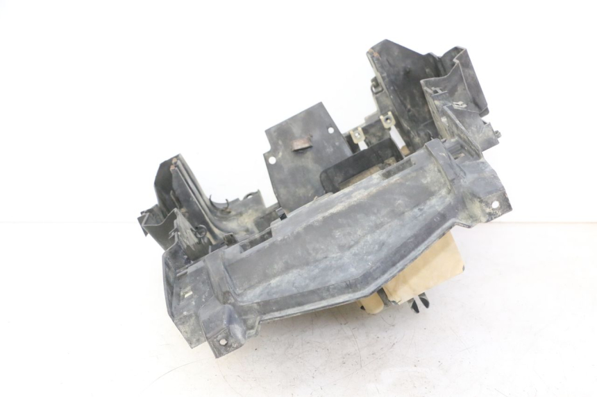 photo de BATTERY BOX YAMAHA YFM GRIZZLY 550 (2008 - 2015) - Fixing points details