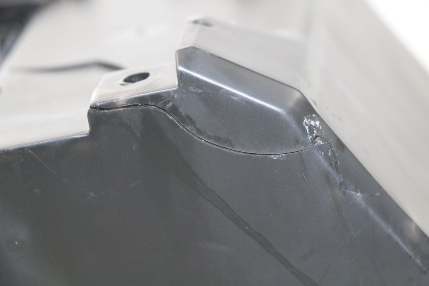 photo de BATTERY BOX KAWASAKI Z Z900 900 (2017 - 2019) - Technical close-up