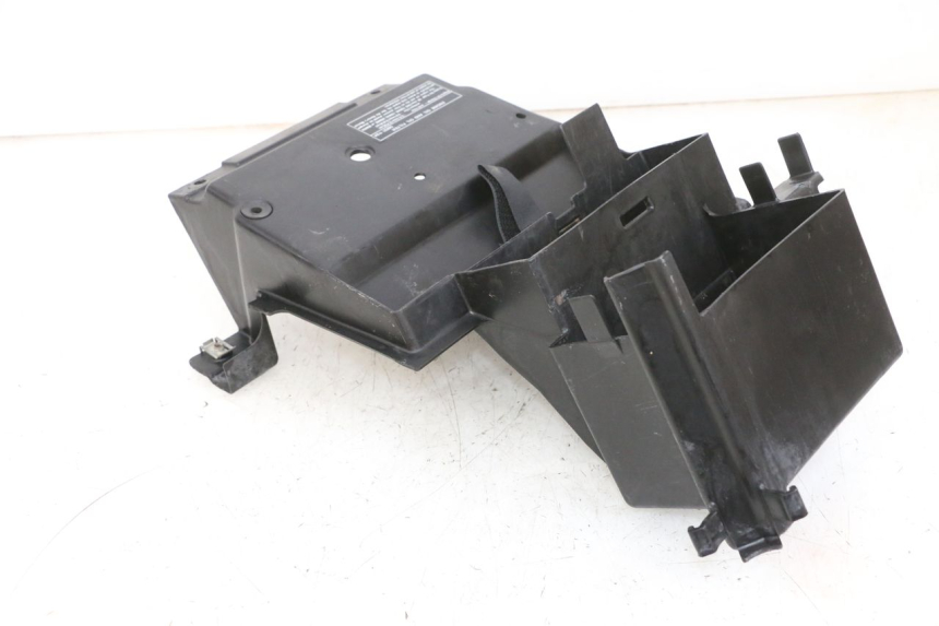 photo de BATTERY BOX KAWASAKI ZR 7 750 (1999 - 2004) - Alternative perspective