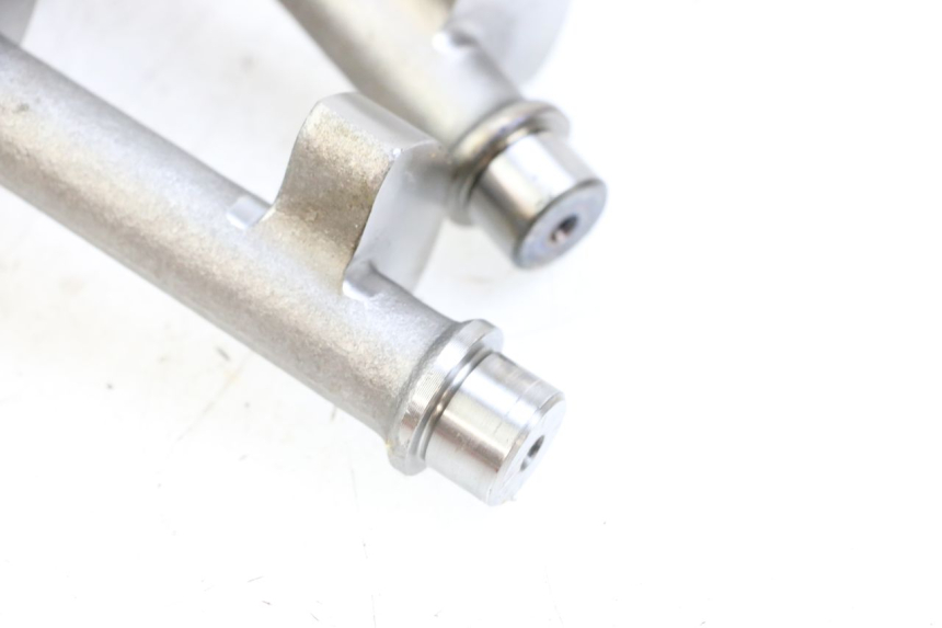 photo de ENGINE MOUNT HONDA FJS SILVER WING SILVERWING 400 (2005 - 2008) - Zoom on usage condition