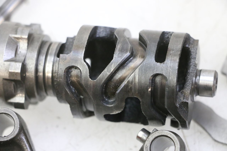 photo de DRUM SHAFT GEAR YAMAHA YZ 125 (1998 - 2005) - Alternative perspective