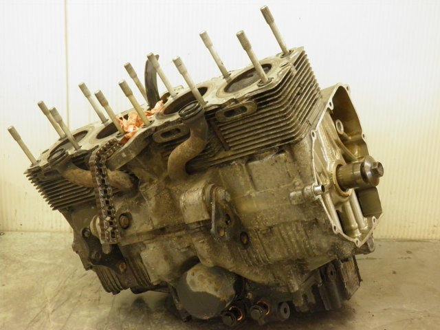 photo de CRANKCASE SUZUKI GSF N BANDIT 600 (1996 - 1999) - Surface and material condition