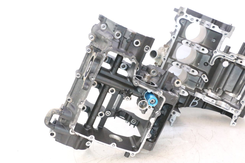 photo de CRANKCASE YAMAHA YZF R6 600 (2008 - 2009) - Distinctive features
