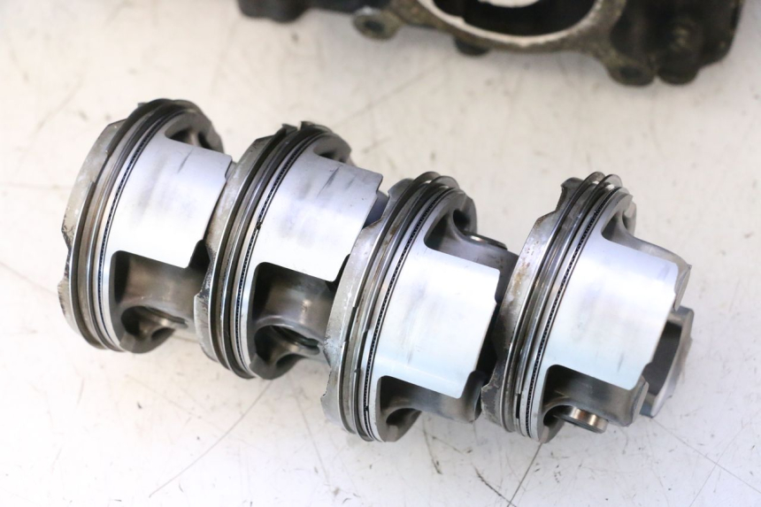 photo de CRANKCASE YAMAHA YZF R6 600 (2008 - 2009) - Detailed visual inspection