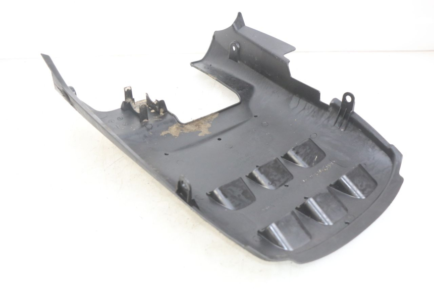 photo de LOWER PART OF THE BODY KYMCO AGILITY 16+ 4T 50 (2018 - 2023) - Zoom on usage condition