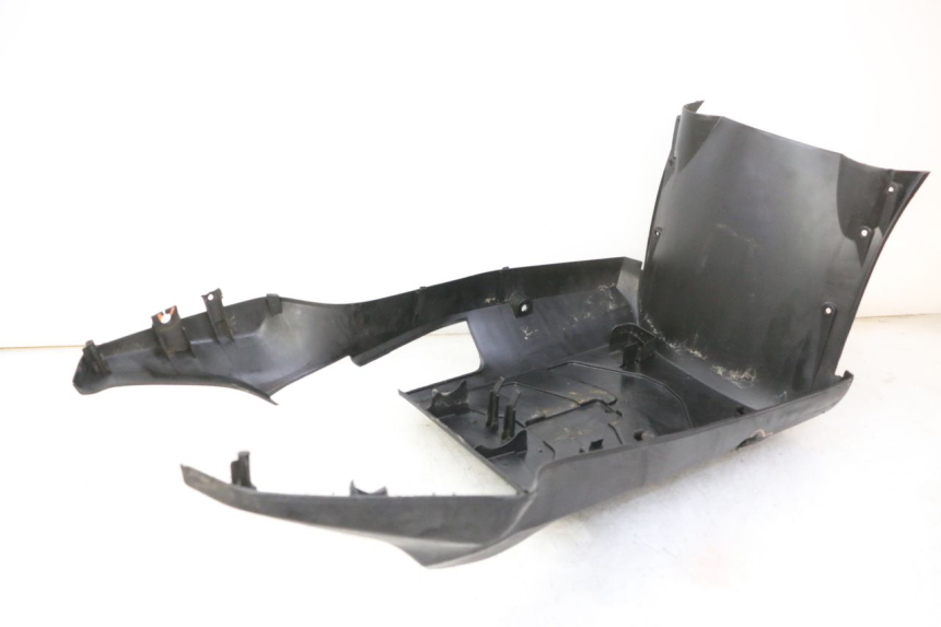 photo de LOWER PART OF THE BODY KYMCO AGILITY NAKED RENOUVO 2T 50 (2011 - 2018) - Fixing points details