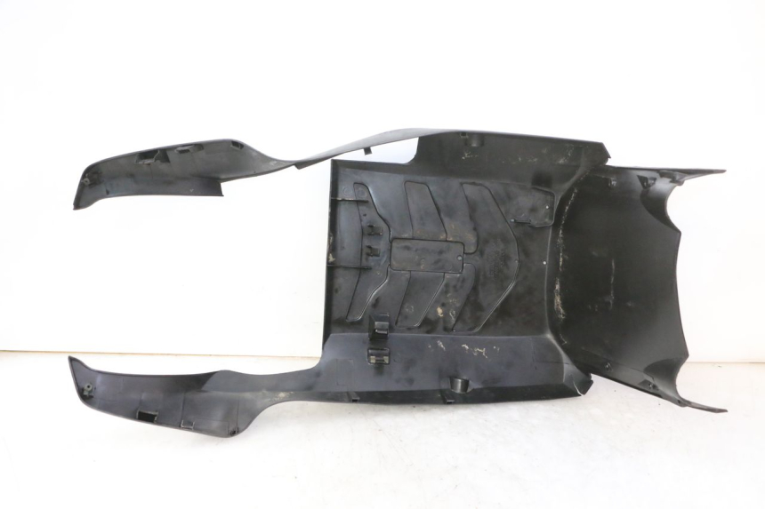 photo de LOWER PART OF THE BODY KYMCO AGILITY NAKED RENOUVO 2T 50 (2011 - 2018) - Surface and material condition