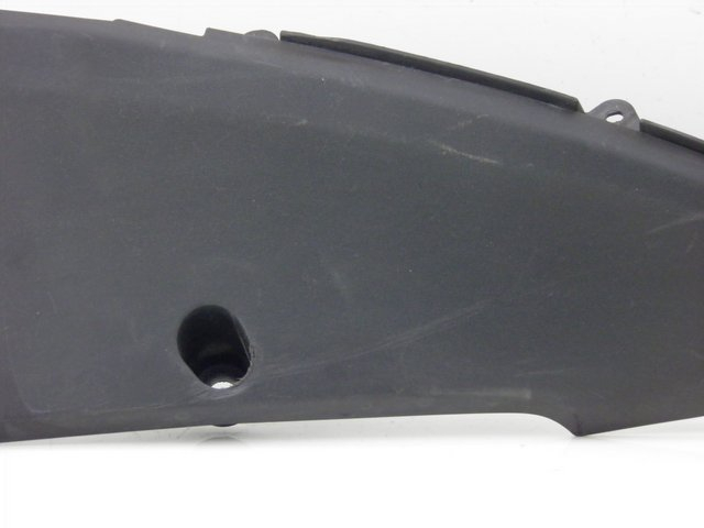 photo de REAR RIGHT BELLY PANEL HONDA FES S-WING SWING 125 (2007 - 2015) - Zoom on usage condition