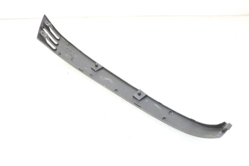 photo de REAR RIGHT BELLY PANEL PIAGGIO LXV 4T 50 (2009 - 2013) - Zoom on usage condition