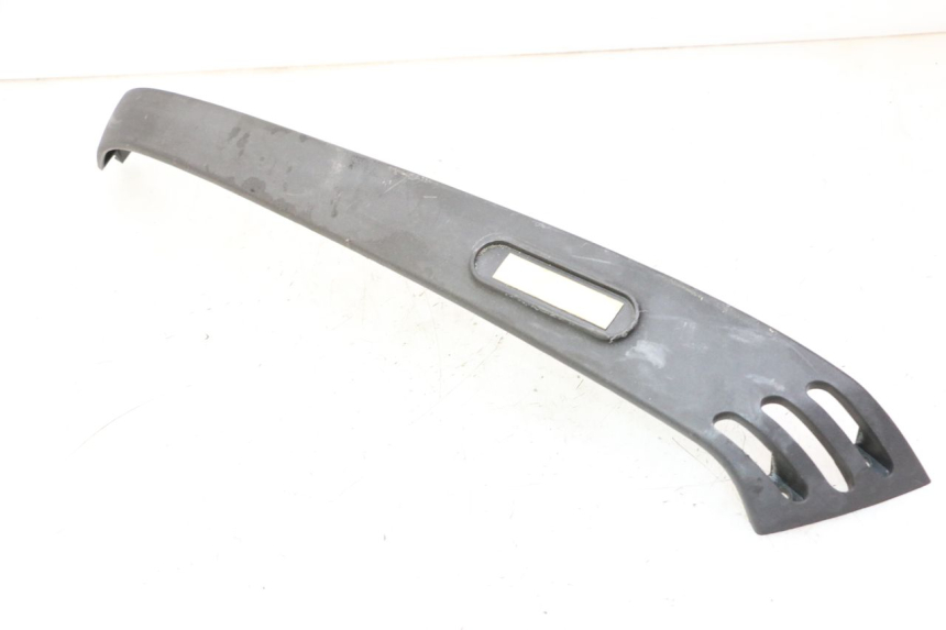 photo de REAR RIGHT BELLY PANEL PIAGGIO LXV 4T 50 (2009 - 2013) - Fixing points details