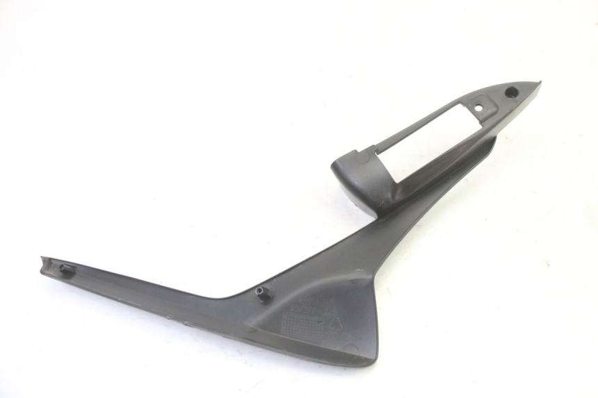 photo de REAR RIGHT BELLY PANEL PIAGGIO MP3 HPE 310 (2024 - 2025) - Technical close-up