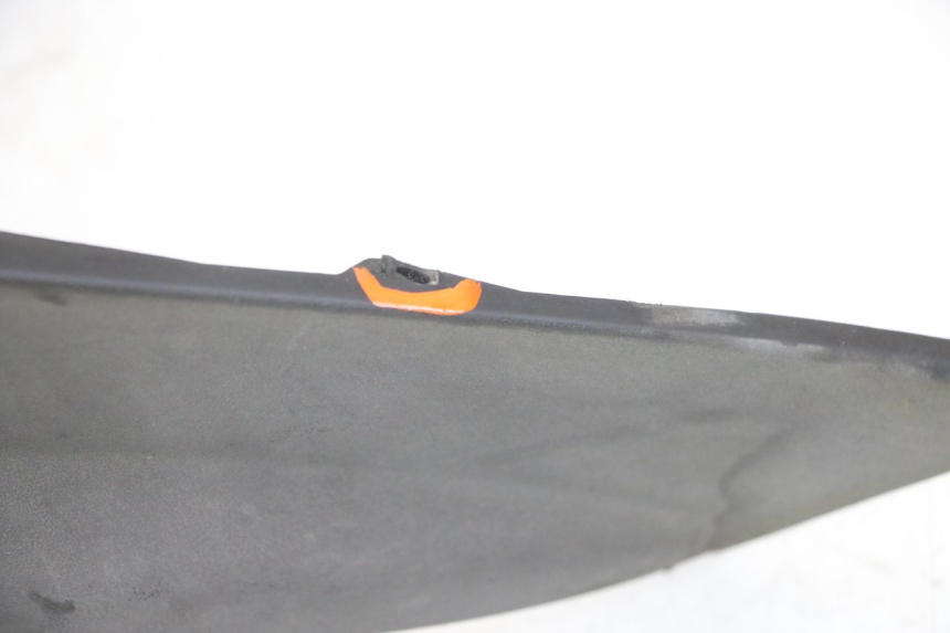 photo de REAR RIGHT BELLY PANEL PIAGGIO MP3 LT 300 (2010 - 2016) - Zoom on usage condition